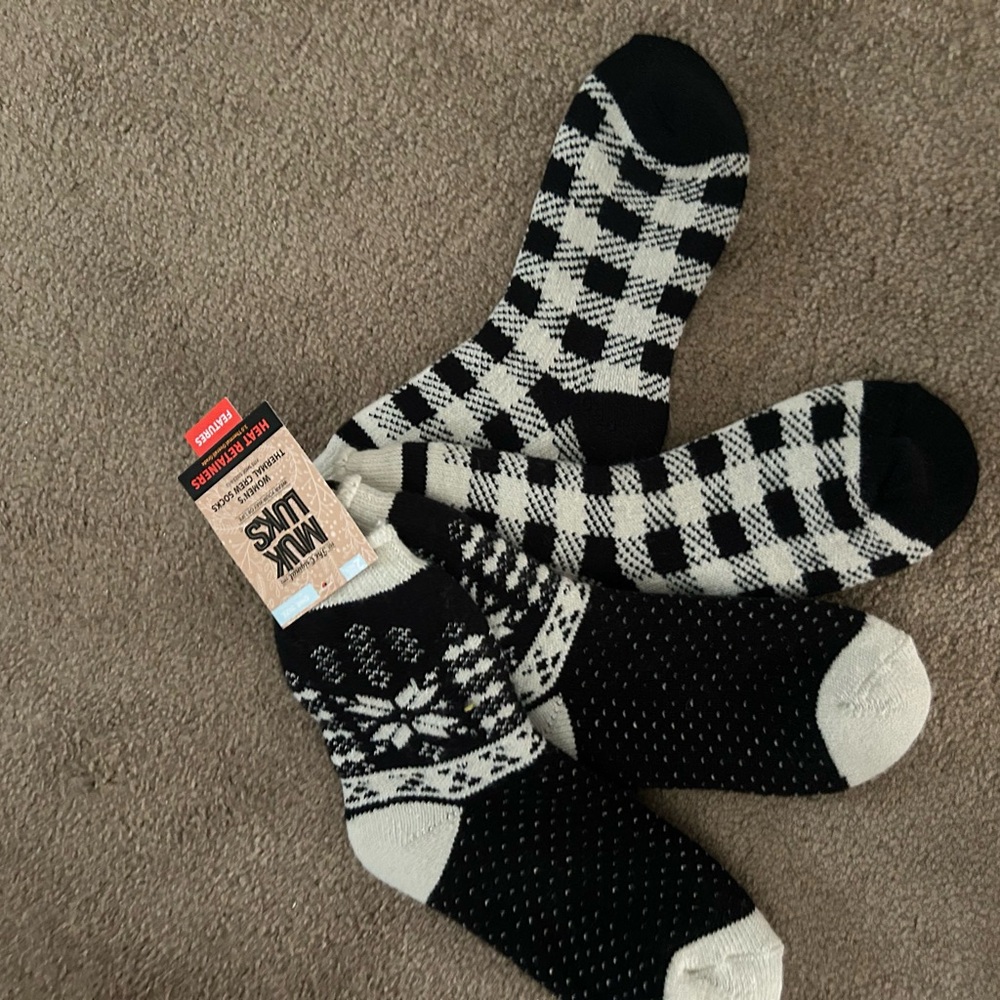 Muk luk Black and White Patterned Socks